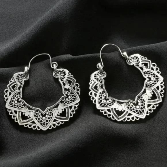 NEW Sterling Silver Elegant Hoop Earrings, beautiful Earrings, cute Earrings. - Picture 3 of 3